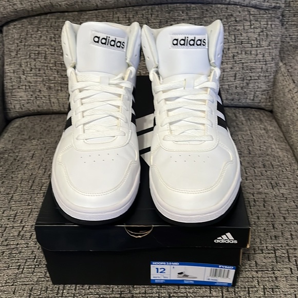 New Adidas Hoops - Picture 4 of 6